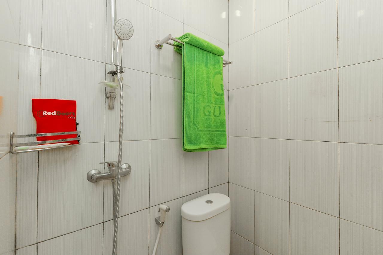 Reddoorz Plus Near Fort Rotterdam Makassar Exterior foto